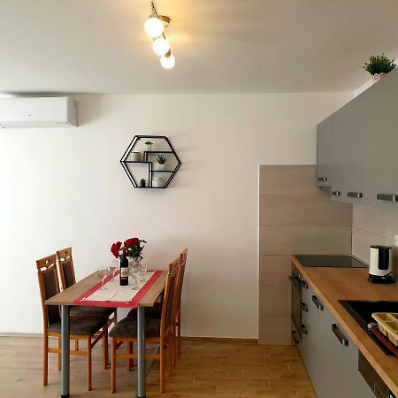 Apartment Mon Cheri-Located In A Quiet Neighbourhood Near Beaches Free Parking Пула Екстер'єр фото