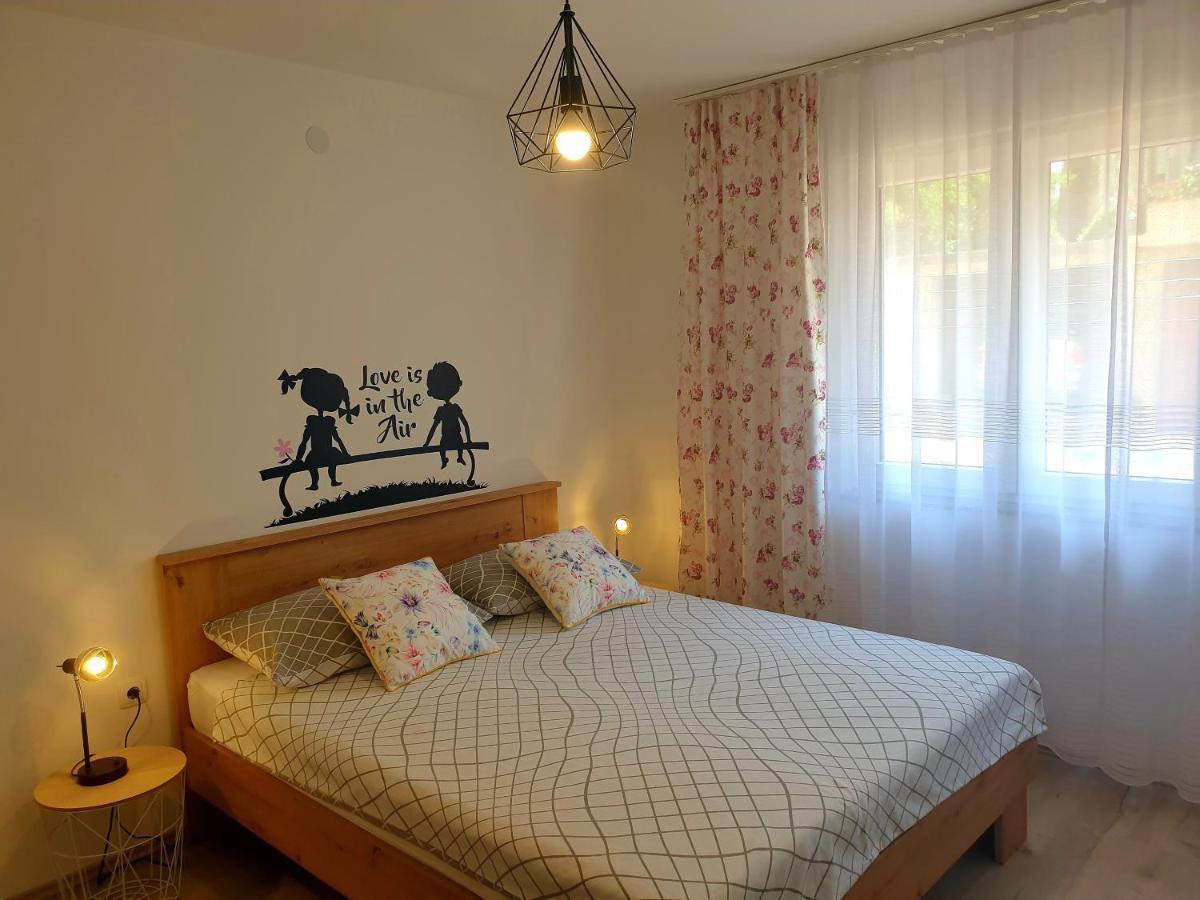 Apartment Mon Cheri-Located In A Quiet Neighbourhood Near Beaches Free Parking Пула Екстер'єр фото
